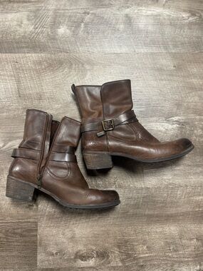 UGG Australia Brown Leather Lorraine Boots Size 10